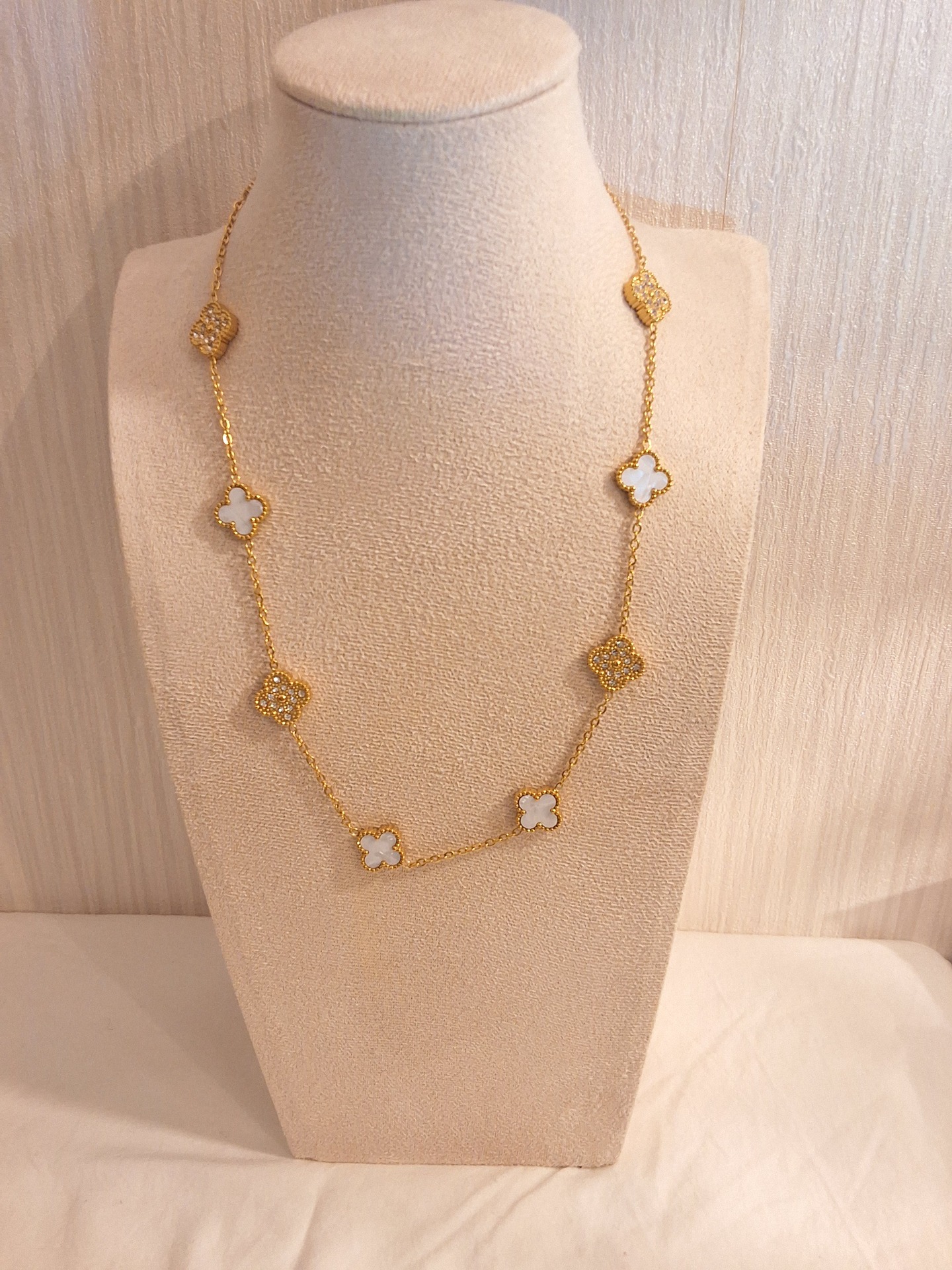 Halsband